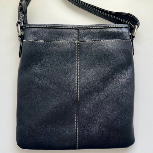 NWOT Genuine Leather Black Crossbody Bag - Picture 3 of 7
